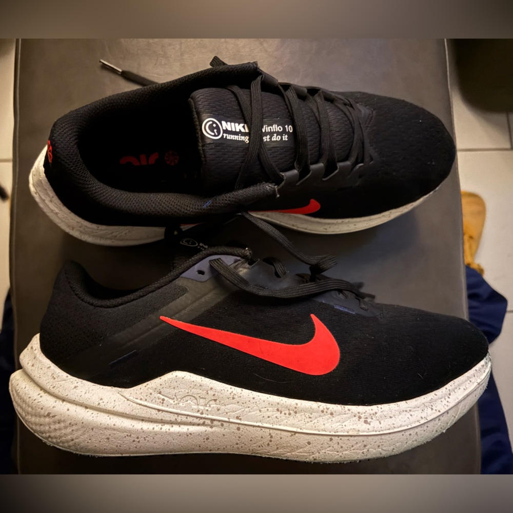 sold Nike Winflo 10 size 9 Running Shoes